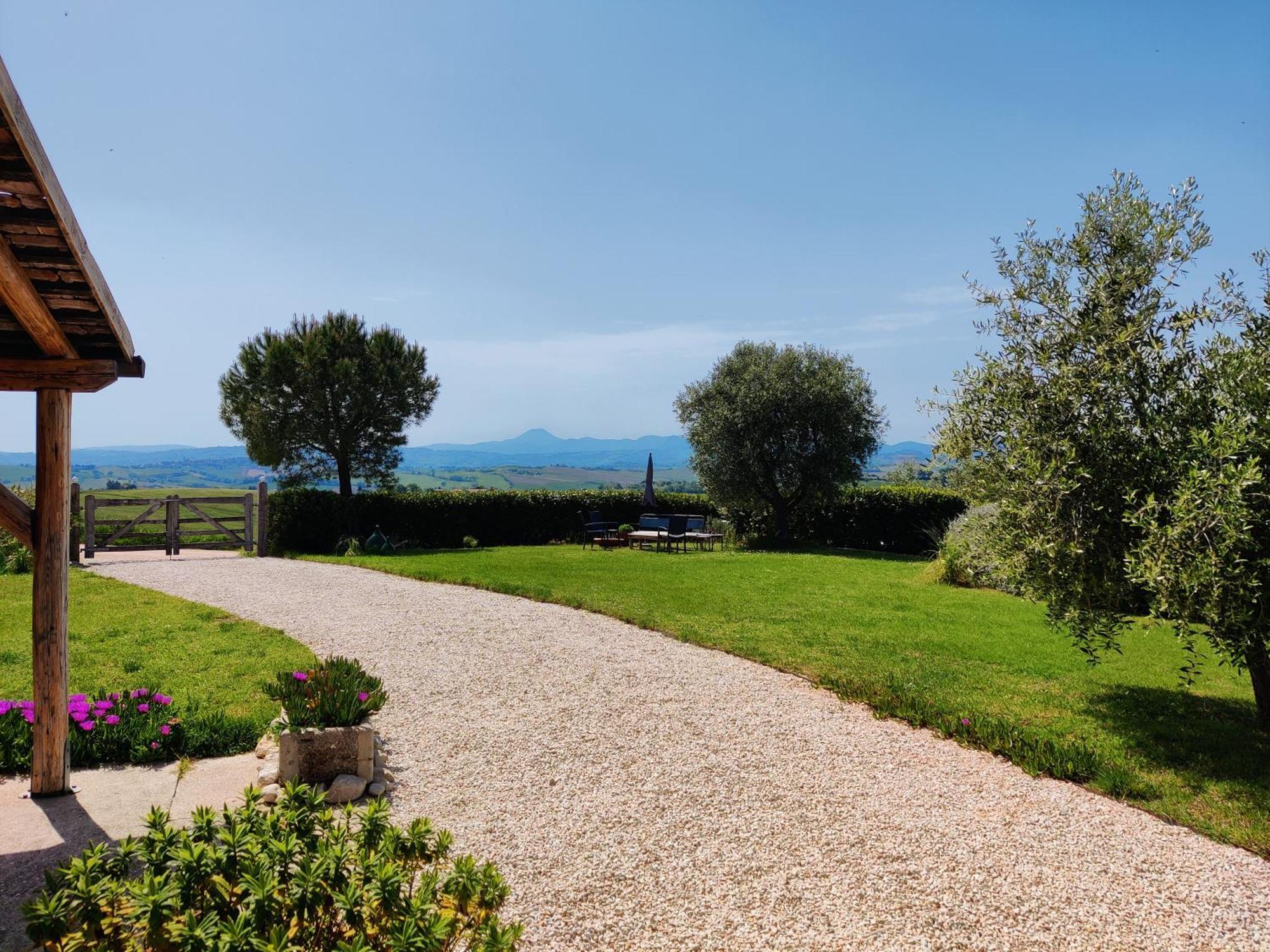 Rustico Del Bozzo Guest House Castelleone di Suasa Ngoại thất bức ảnh