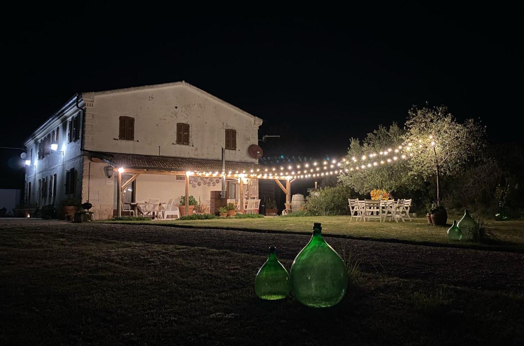 Rustico Del Bozzo Guest House Castelleone di Suasa Ngoại thất bức ảnh