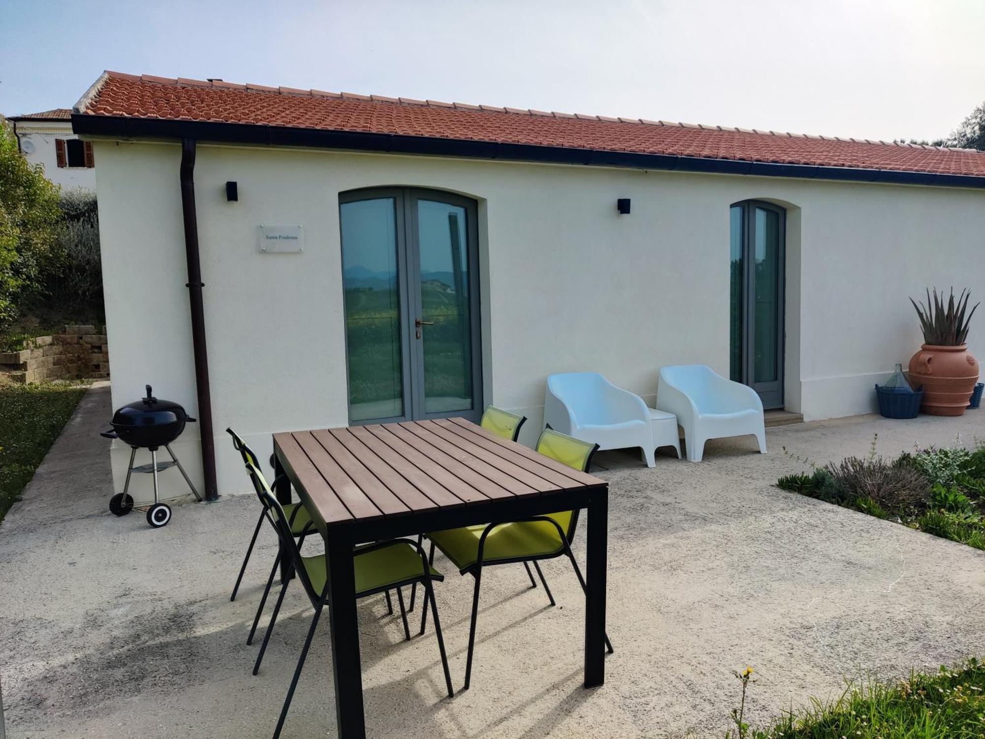 Rustico Del Bozzo Guest House Castelleone di Suasa Ngoại thất bức ảnh