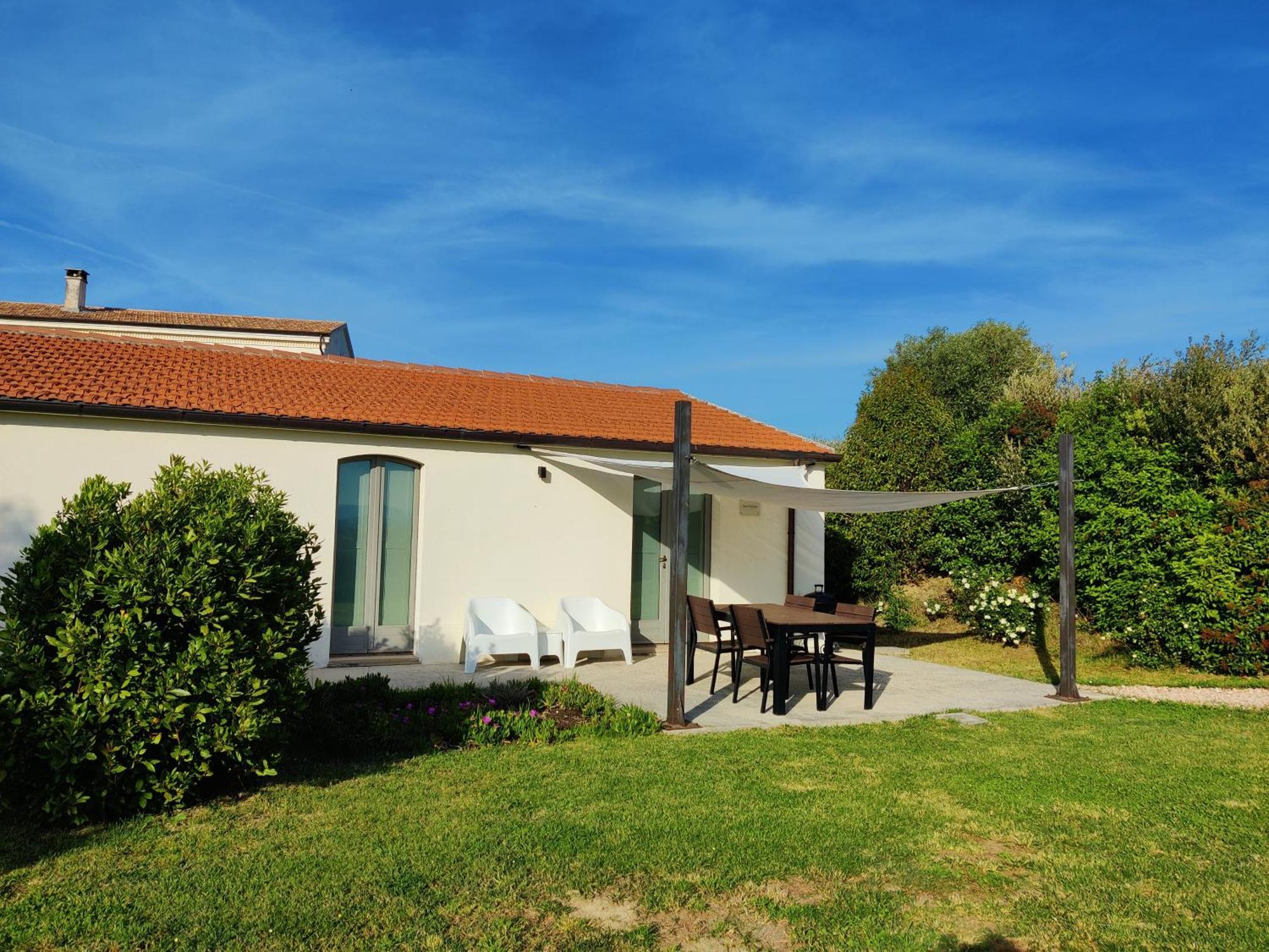 Rustico Del Bozzo Guest House Castelleone di Suasa Ngoại thất bức ảnh