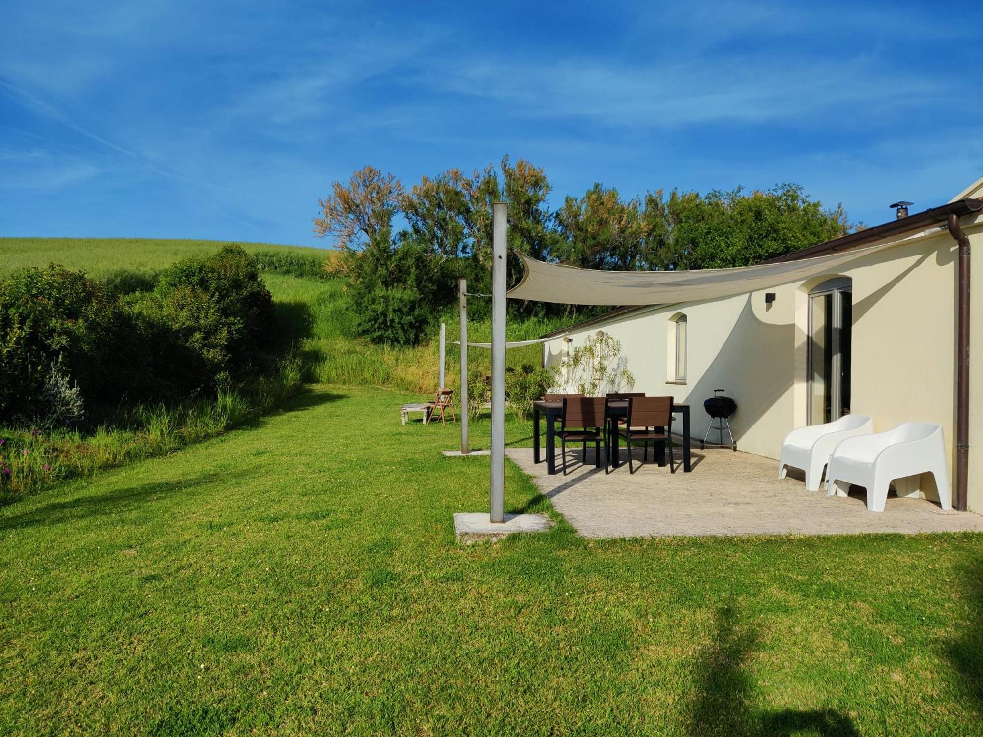 Rustico Del Bozzo Guest House Castelleone di Suasa Ngoại thất bức ảnh